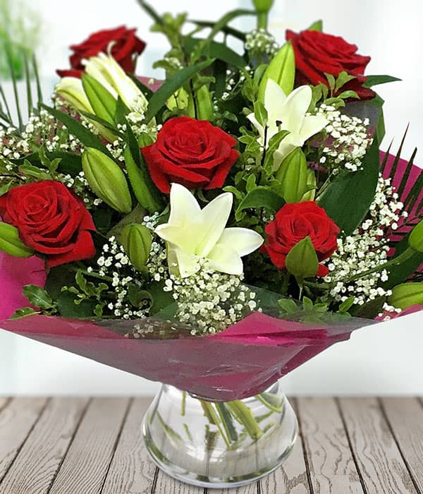 International Flower Delivery Malta Send Flowers with McFlor